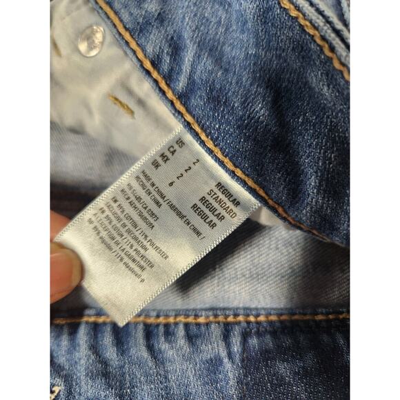 Sz 2 Light Wash Distressed American Eagle Jeans Womens Tomgirl Ripped Size Two - Picture 7 of 8